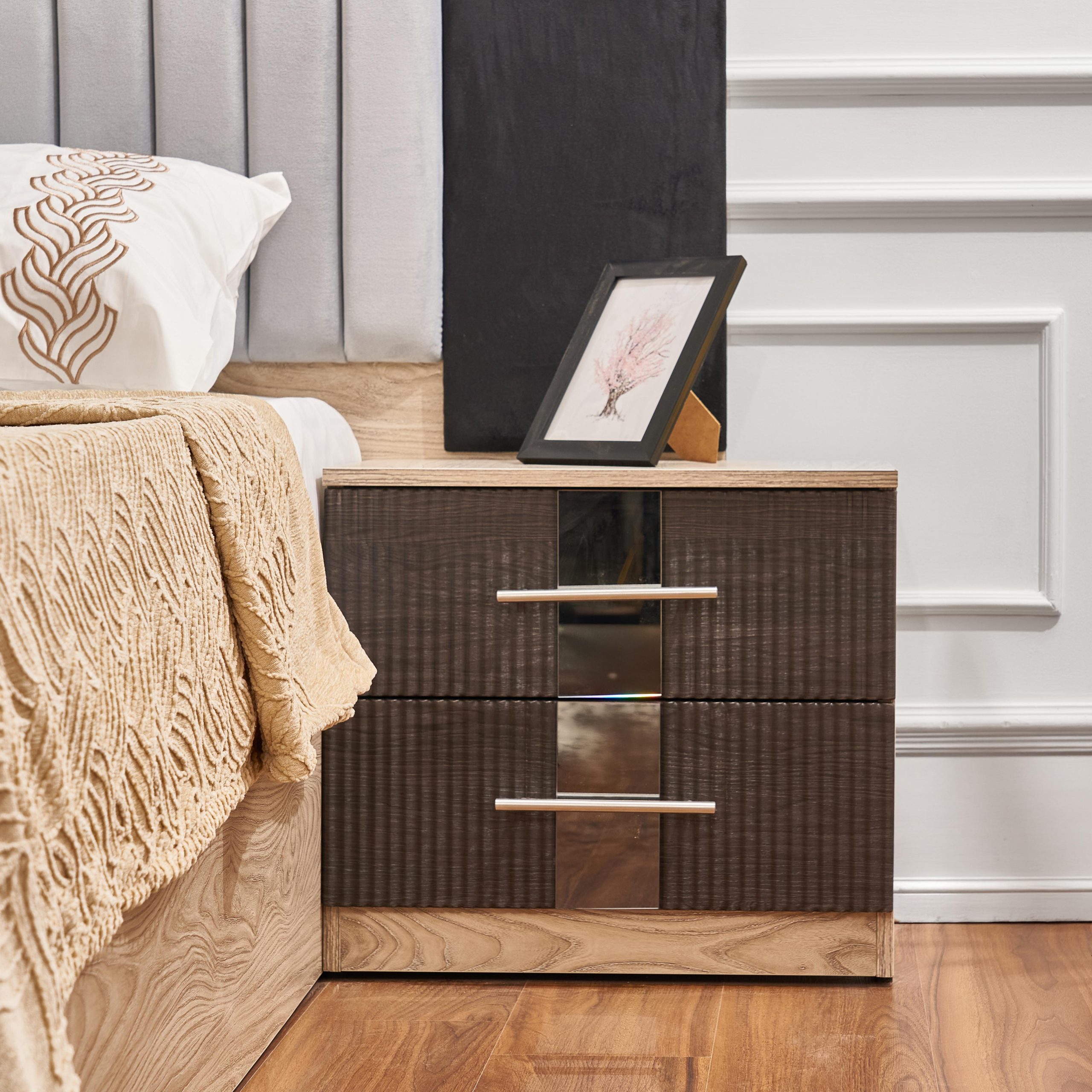 Circle Bedroom_(7)