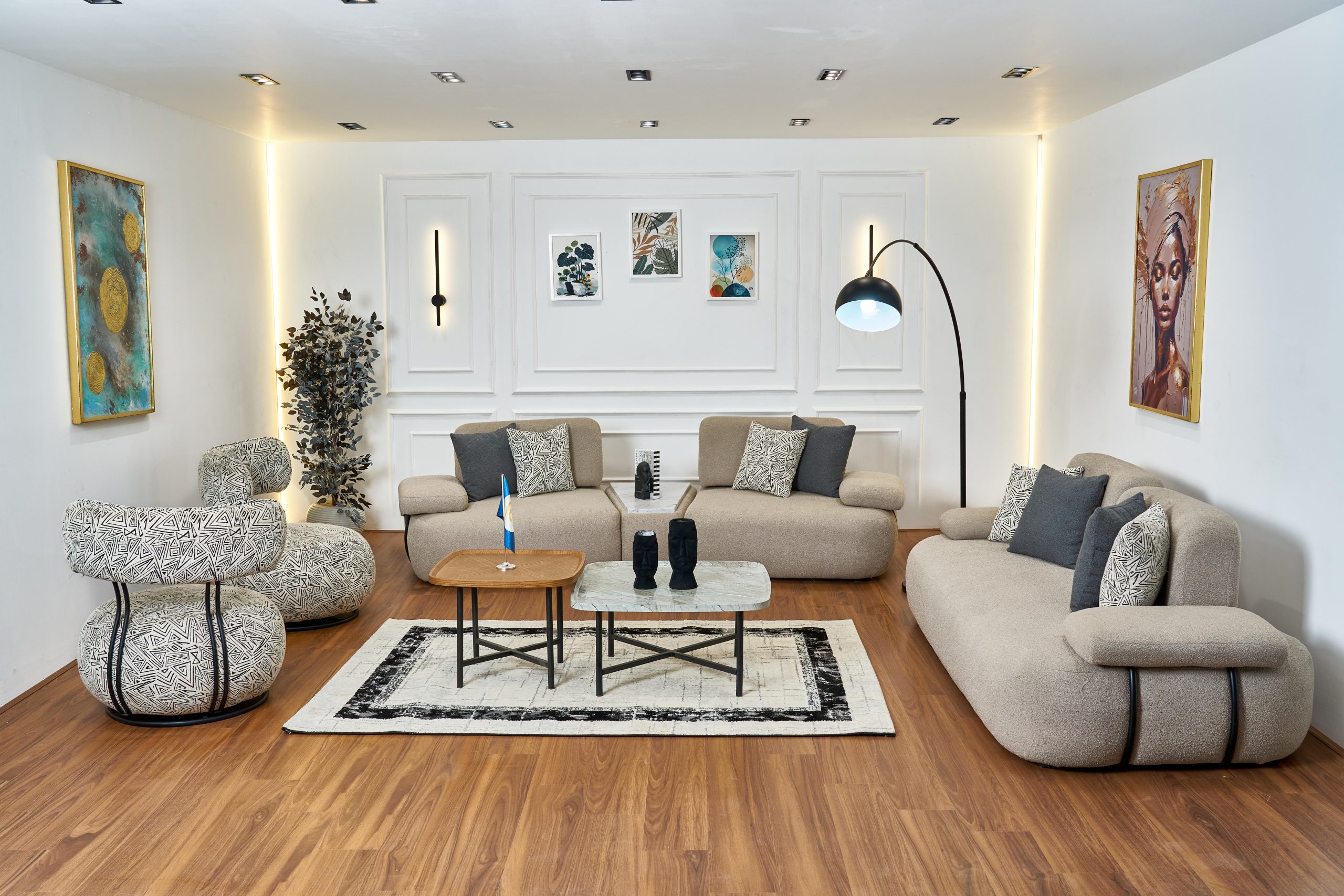 Grand Living Room_
